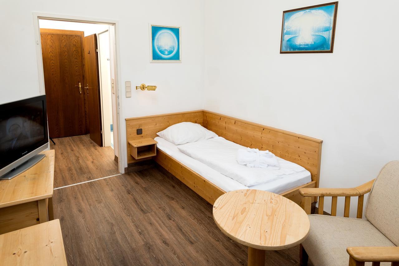 Optimamed Gesundheitsresort Agathenhof Micheldorf (Carinthia) Exterior foto